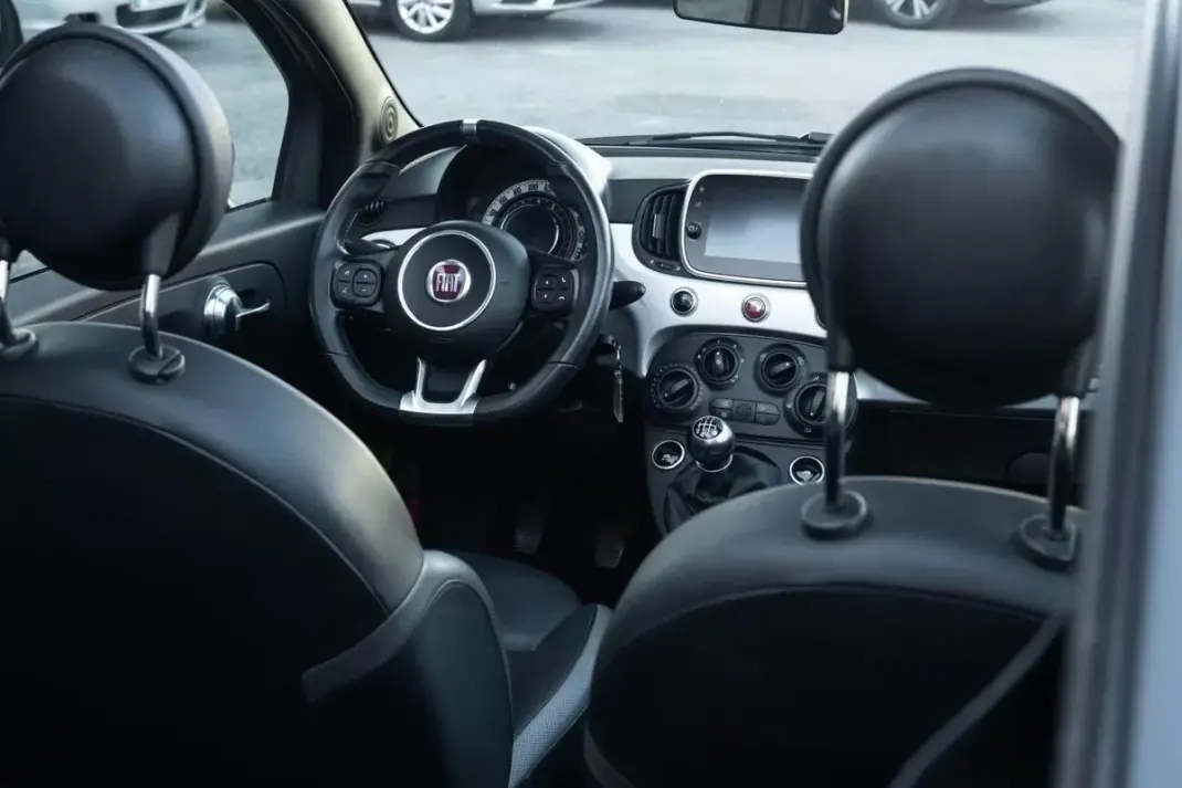 Fiat 500C 2021 - 10999 EUR, 87900 km - AUTO.MOTO.pt - 87900km - foto 20 de 21