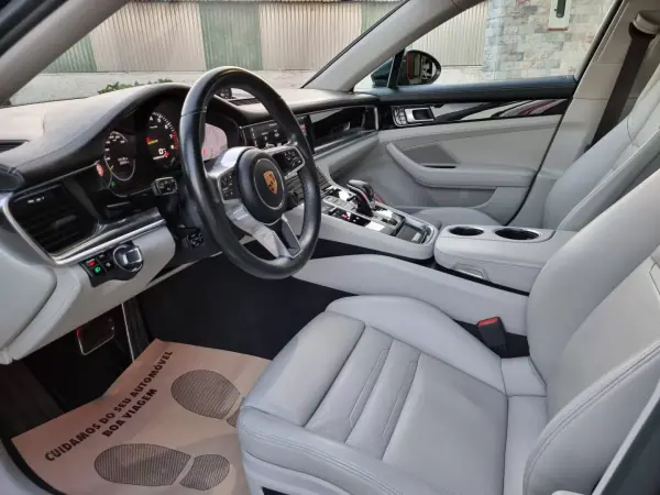 Porsche Panamera Sport Turismo 2018 - 84990 EUR, 147000 km - AUTO.MOTO.pt - 147000km - foto 17 de 50