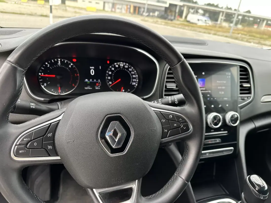 Renault Mégane Sport Tourer 2022 - 18990 EUR, 143000 km - 143000km - foto 16 de 18