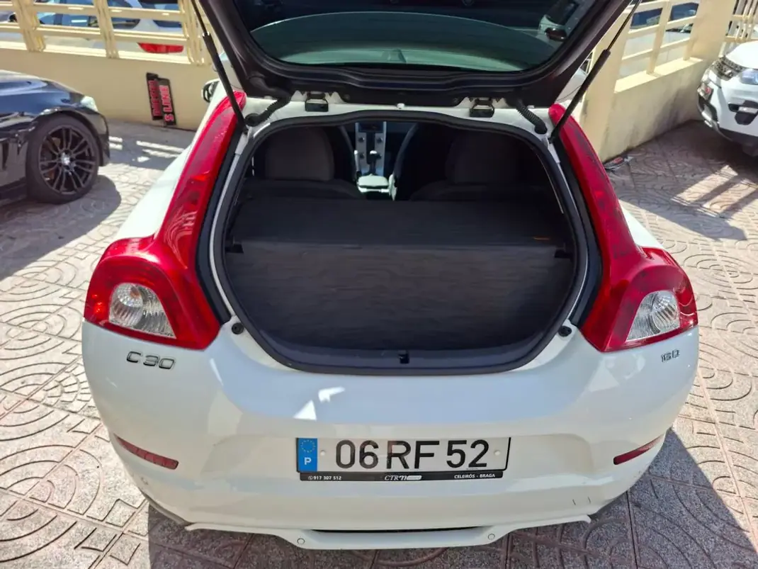 Volvo C30 2011 - 8900 EUR, 199999 km - AUTO.MOTO.pt - 199999km - foto 29 de 29