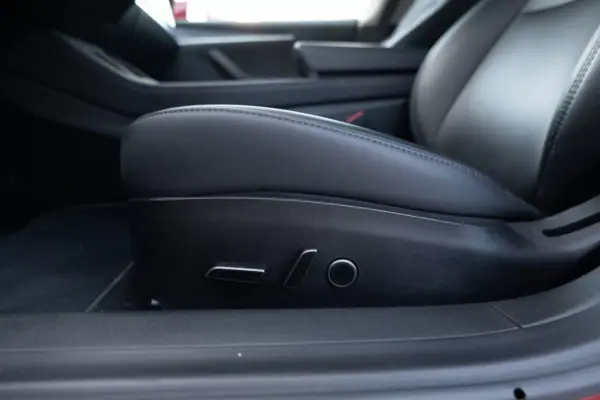 Tesla Model 3 2022 - 32900 EUR, 57000 km - AUTO.MOTO.pt - 57000km - foto 18 de 26