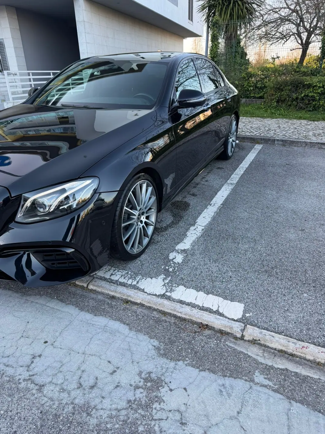 Mercedes-Benz E 300 2018 - 39000 EUR, 62500 km - AUTO.MOTO.pt - 62500km - foto 3 de 12