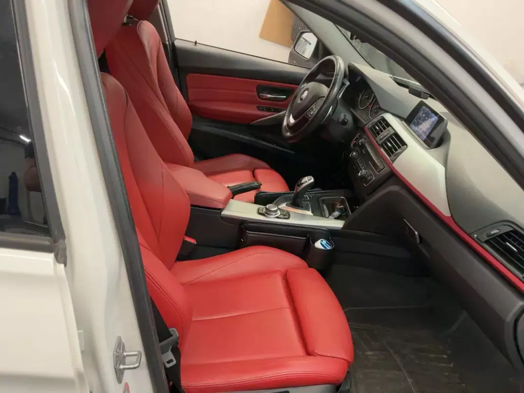 BMW 320 2014 - 19500 EUR, 224000 km - 224000km - foto 3 de 3