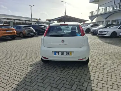 Fiat Punto 2017 - 8750 EUR, 114752 km - AUTO.MOTO.pt - 114752km - foto 7 de 26