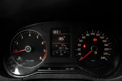 Volkswagen Polo 2011 - 6900 EUR, 195710 km - AUTO.MOTO.pt - 195710km - foto 13 de 23