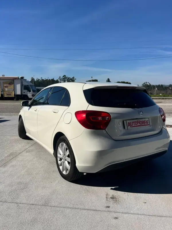 Mercedes-Benz A 180 2013 - 15000 EUR, 197483 km - AUTO.MOTO.pt - 197483km - foto 5 de 20