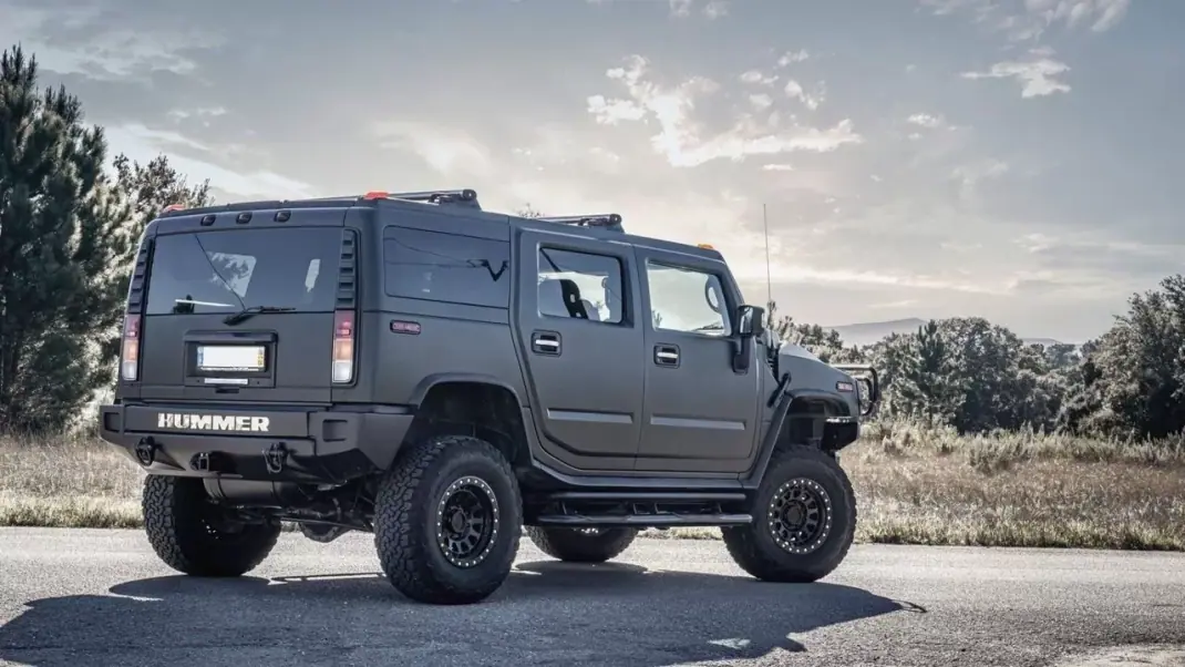 Hummer H2 2006 - 48800 EUR, 75250 km - AUTO.MOTO.pt - 75250km - foto 1 de 39
