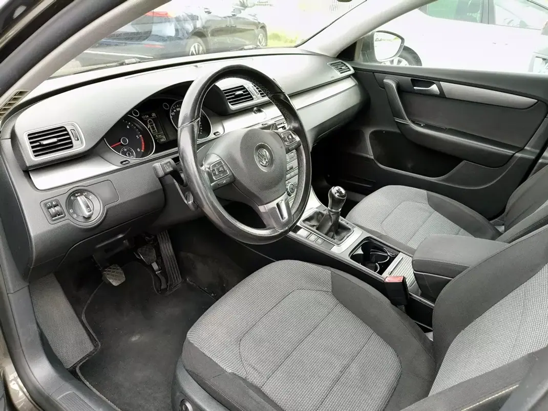 Volkswagen Passat 2012 - 8490 EUR, 296803 km - AUTO.MOTO.pt - 296803km - foto 27 de 27