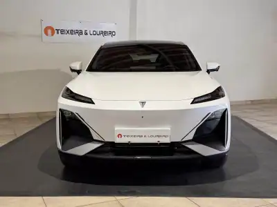 2025 - 40900 EUR, 4055 km - AUTO.MOTO.pt - 4055km - foto 2 de 26