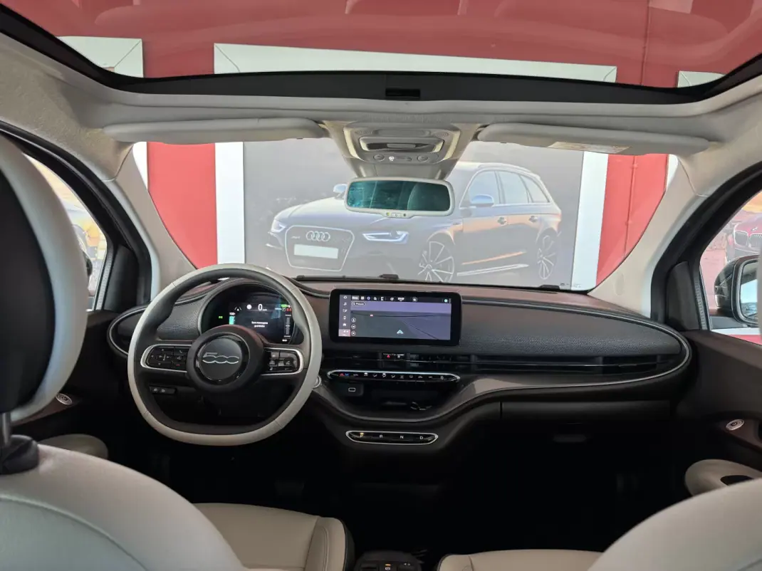 Fiat 500e 2022 - 20990 EUR, 11352 km - 11352km - foto 23 de 23