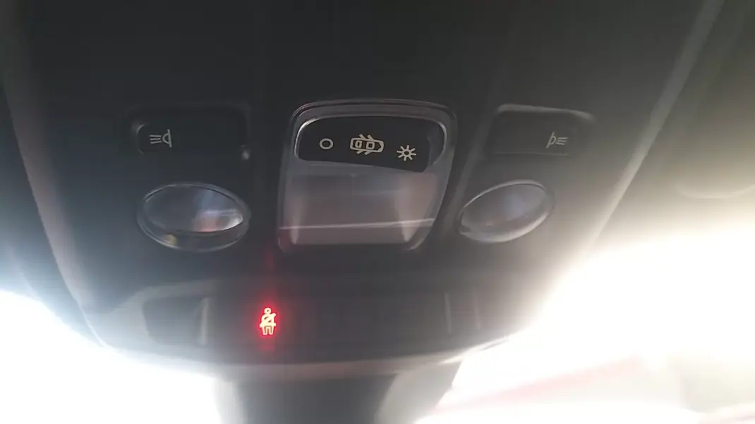 Peugeot 2008 2023 - 18250 EUR, 30000 km - AUTO.MOTO.pt - 30000km - foto 19 de 44