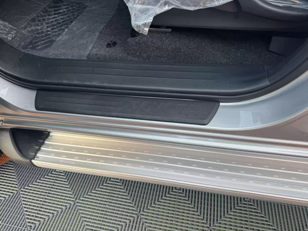 Toyota Hilux 2025 - 64900 EUR, 34 km - AUTO.MOTO.pt - 34km - foto 25 de 29