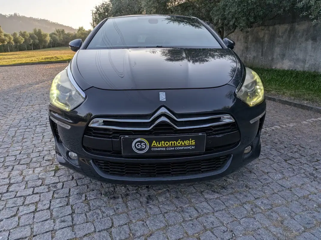 DS DS5 2014 - 10900 EUR, 19800 km - 19800km - foto 3 de 16