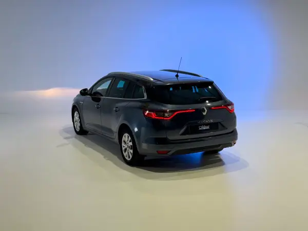 Renault Mégane Sport Tourer 2020 — photo 2 of 32