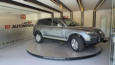 Volkswagen Touareg 2006 - 13900 EUR, 262462 km - AUTO.MOTO.pt - 262462km - foto 9 de 60
