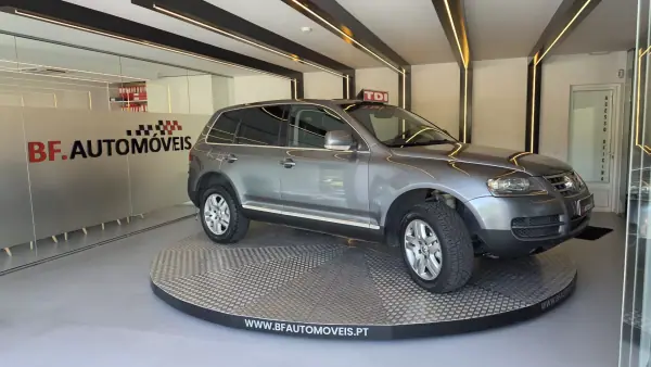Volkswagen Touareg 2006 - 13900 EUR, 262462 km - AUTO.MOTO.pt - 262462km - foto 9 de 60