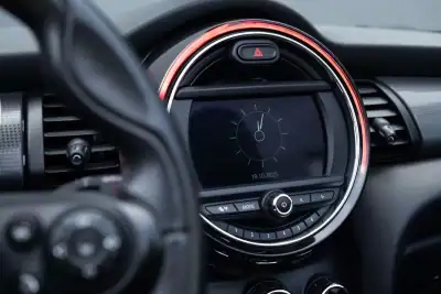 MINI Cooper 2021 - 25999 EUR, 94000 km - AUTO.MOTO.pt - 94000km - foto 7 de 38