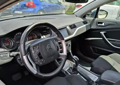 Citroën C5 Tourer 2013 - 6490 EUR, 287350 km - AUTO.MOTO.pt - 287350km - foto 24 de 31