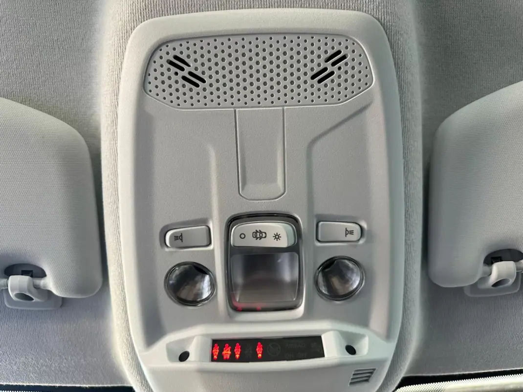 Peugeot 208 2023 - 16900 EUR, 27566 km - AUTO.MOTO.pt - 27566km - foto 30 de 36