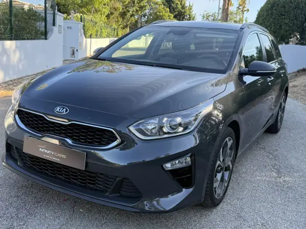 Kia Ceed SW 2018 - 12999 EUR, 120000 km - AUTO.MOTO.pt - 120000km - foto 3 de 17