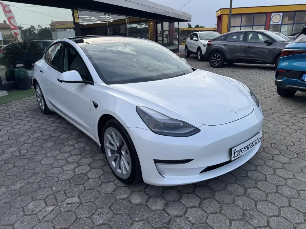 Tesla Model 3 2021 - 28900 EUR, 73000 km - AUTO.MOTO.pt - 73000km - foto 2 de 32