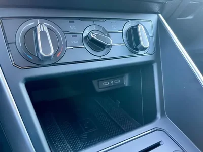 Volkswagen Taigo 2023 - 20980 EUR, 43950 km - AUTO.MOTO.pt - 43950km - foto 10 de 23