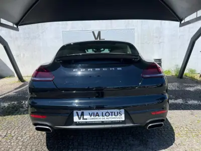 Porsche Panamera 2014 - 46000 EUR, 136900 km - AUTO.MOTO.pt - 136900km - foto 4 de 19