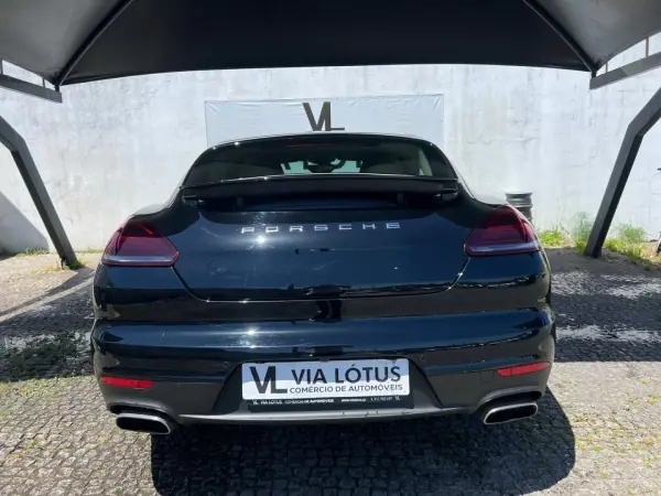 Porsche Panamera 2014 - 46000 EUR, 136900 km - AUTO.MOTO.pt - 136900km - foto 4 de 19
