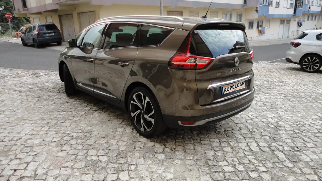 Renault Grand Scénic 2018 - 15500 EUR, 500000 km - 500000km - foto 4 de 33