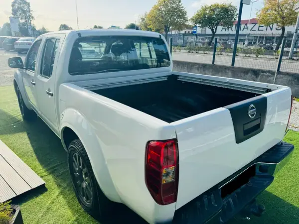 Nissan Navara 2012 - 21500 EUR, 140000 km - AUTO.MOTO.pt - 140000km - foto 9 de 19