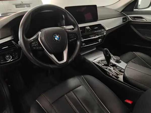 BMW 520 2021 - 28750 EUR, 95000 km - AUTO.MOTO.pt - 95000km - foto 44 de 51