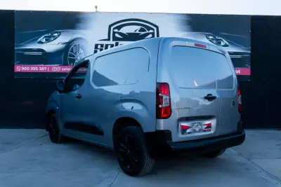 Citroën Berlingo 2022 - 14900 EUR, 115 km - AUTO.MOTO.pt - 115km - foto 4 de 22