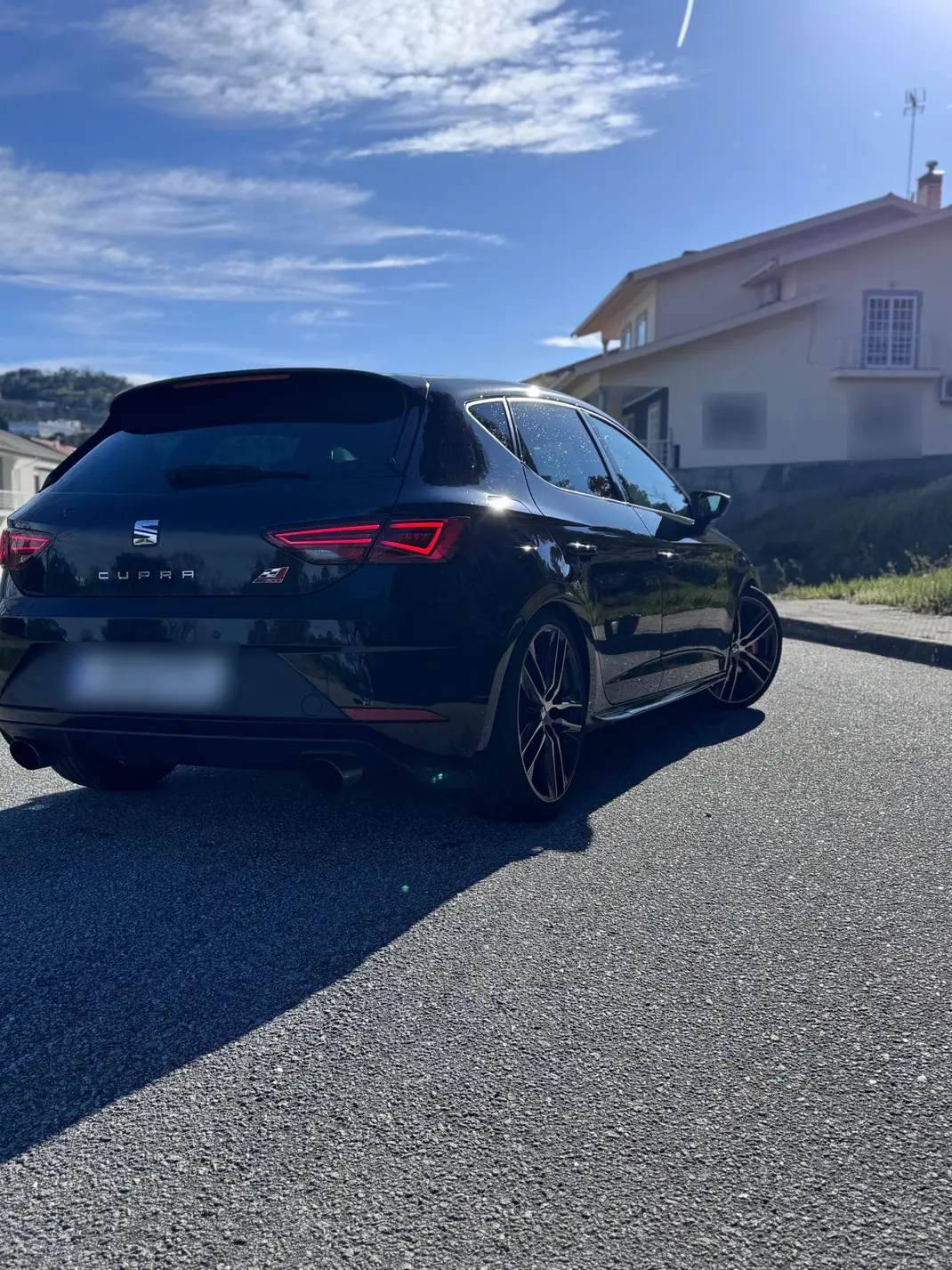 SEAT Leon 2017 - 25900 EUR, 97250 km - AUTO.MOTO.pt - 97250km - foto 3 de 12