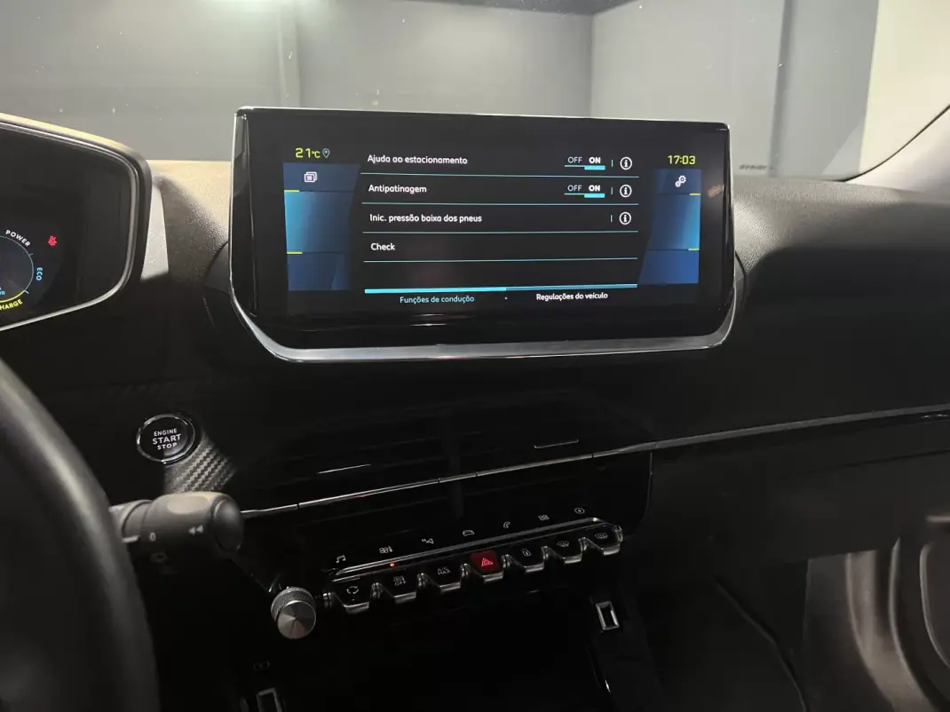 Peugeot e-2008 2020 - 18990 EUR, 50000 km - AUTO.MOTO.pt - 50000km - foto 26 de 51