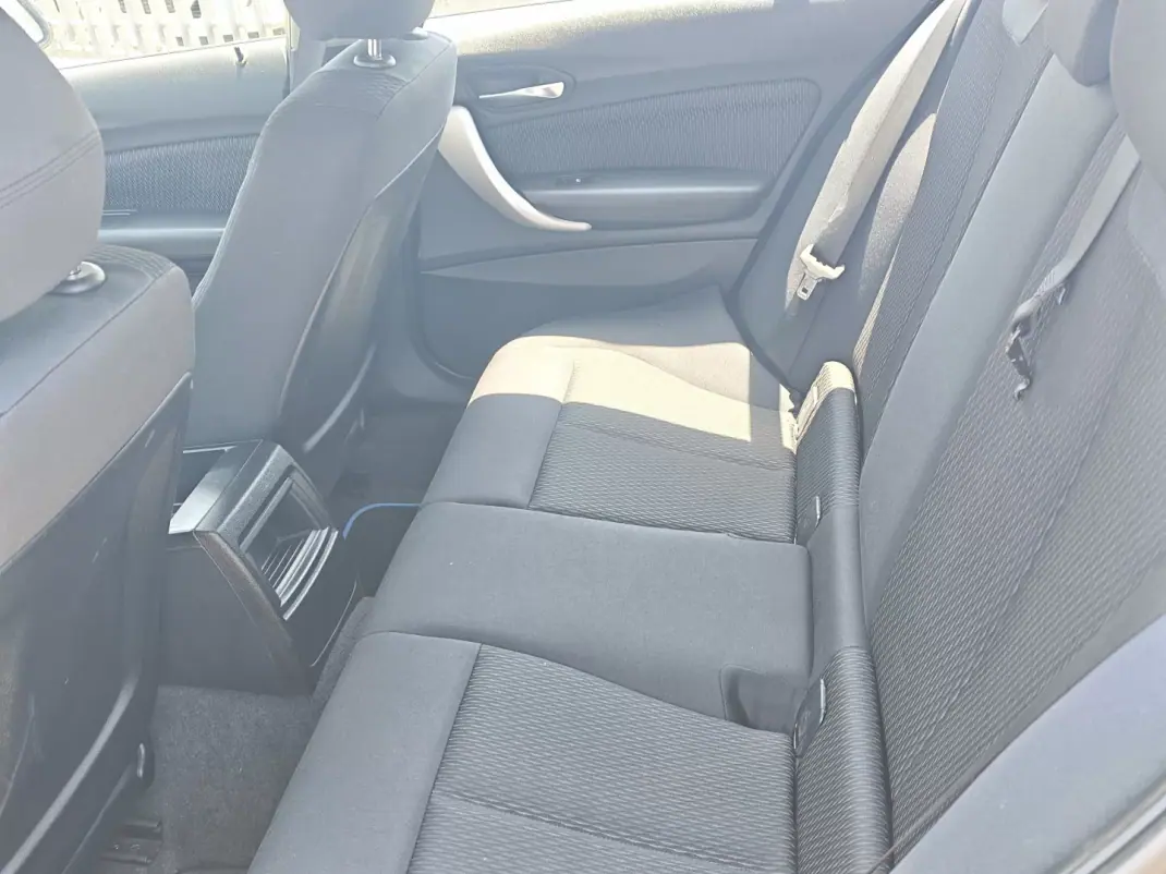 BMW 116 2011 - 11000 EUR, 231000 km - 231000km - foto 14 de 26