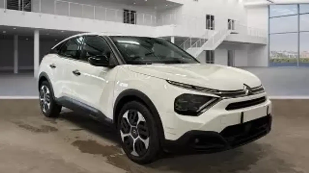 Citroën C4 2023 - 16500 EUR, 124000 km - AUTO.MOTO.pt - 124000km - foto 2 de 6