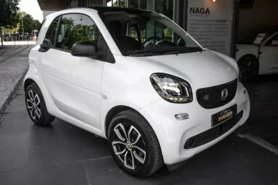 Smart ForTwo Coupé 2019 - 10900 EUR, 68296 km - AUTO.MOTO.pt - 68296km - foto 6 de 37
