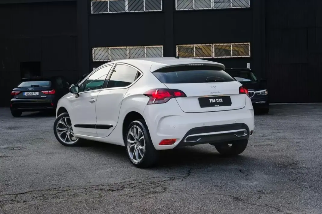Citroën DS4 2012 - 8900 EUR, 204700 km - AUTO.MOTO.pt - 204700km - foto 8 de 23