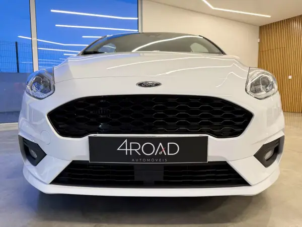 Ford Fiesta 2018 - 11000 EUR, 146800 km - AUTO.MOTO.pt - 146800km - foto 11 de 78