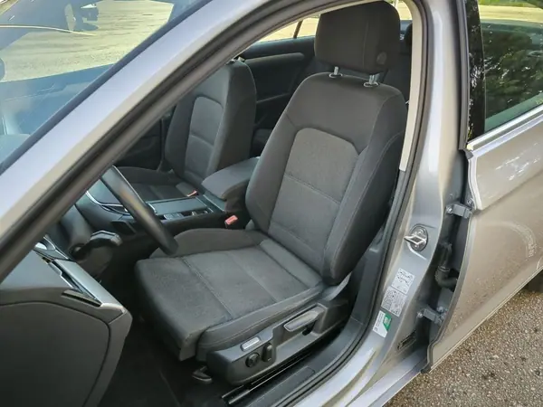 Volkswagen Passat 2019 - 19950 EUR, 155079 km - AUTO.MOTO.pt - 155079km - foto 23 de 60