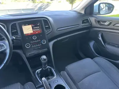 Renault Mégane Sport Tourer 2017 - 9900 EUR, 190000 km - AUTO.MOTO.pt - 190000km - foto 29 de 60