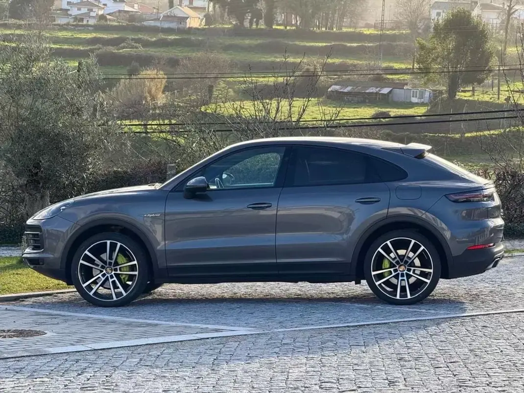 Porsche Cayenne Coupé 2021 - 64999 EUR, 119000 km - AUTO.MOTO.pt - 119000km - foto 4 de 37