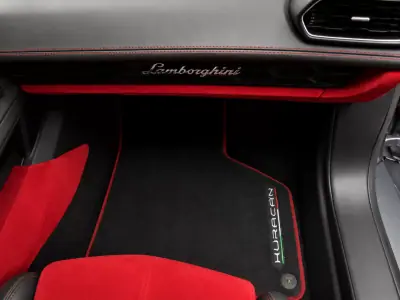 Lamborghini Huracán 2017 - 279000 EUR, 57552 km - AUTO.MOTO.pt - 57552km - foto 11 de 13