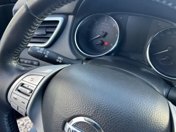 Nissan Qashqai 2017 - 17750 EUR, 67800 km - AUTO.MOTO.pt - 67800km - foto 13 de 17