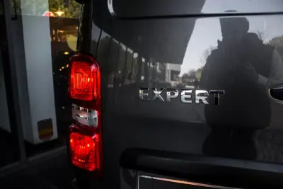 Peugeot Expert 2021 - 17990 EUR, 199580 km - 199580km - foto 12 de 27