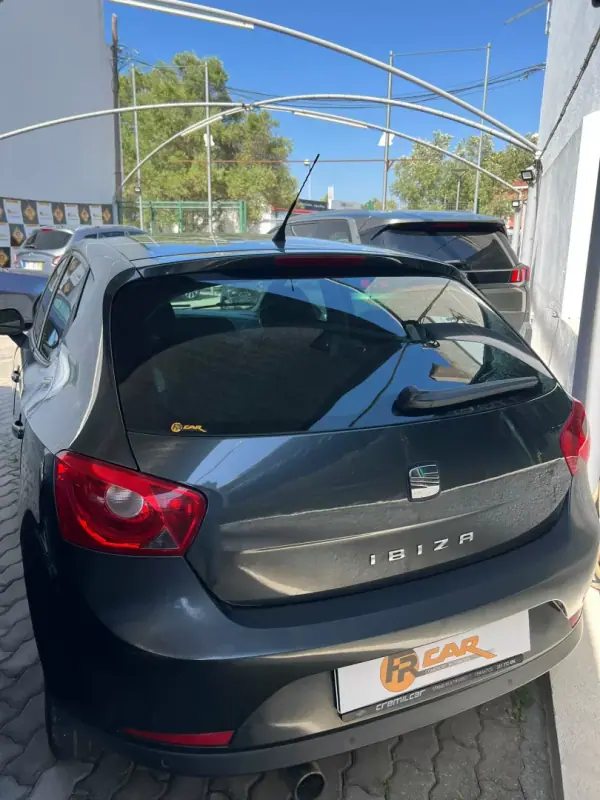 SEAT Ibiza 2008 - 6900 EUR, 166797 km - AUTO.MOTO.pt - 166797km - foto 6 de 14