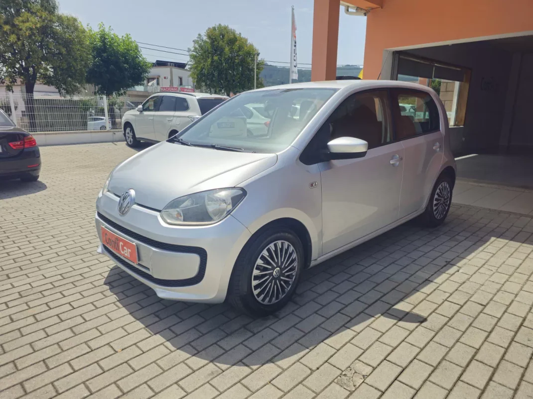 Volkswagen Up! 2012 - 5750 EUR, 151158 km - 151158km - foto 3 de 11