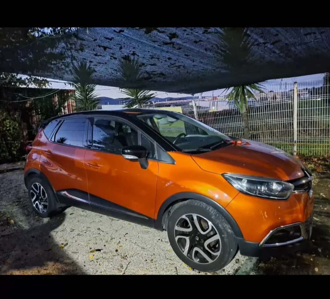 Renault Captur 2016 - 12950 EUR, 160000 km - AUTO.MOTO.pt - 160000km - foto 1 de 7