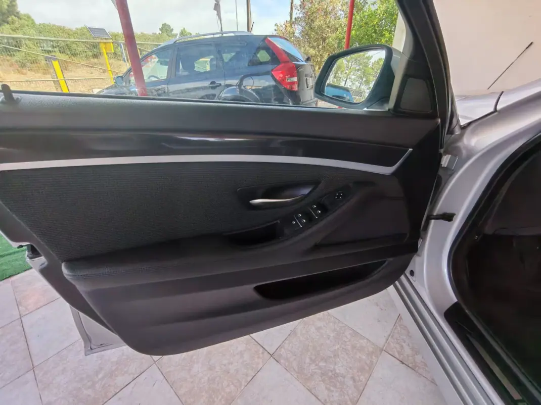 BMW 520 2014 - 15990 EUR, 225000 km - 225000km - foto 12 de 24