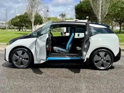 BMW i3 2020 - 16990 EUR, 79000 km - AUTO.MOTO.pt - 79000km - foto 10 de 50